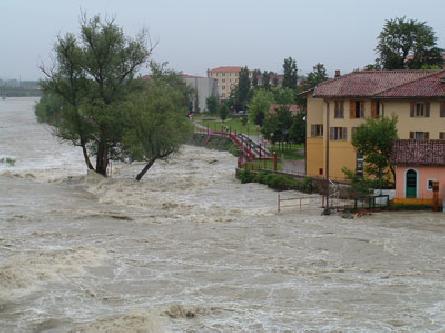 Piemonte sott’acqua. L’appello di Legambiente ai Sindaci: “Subito piani regolatori a zero consumo di suolo” Piemonte sott’acqua. L’appello di Legambiente ai Sindaci: “Subito piani regolatori a zero consumo di suolo”