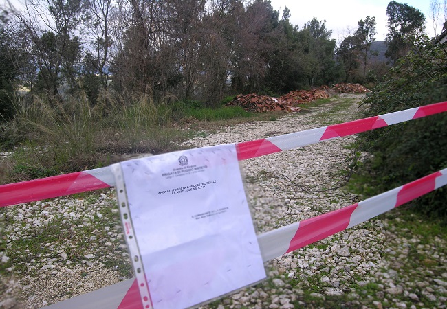 Insieme per la lotta alle ecomafie Insieme per la lotta alle ecomafie