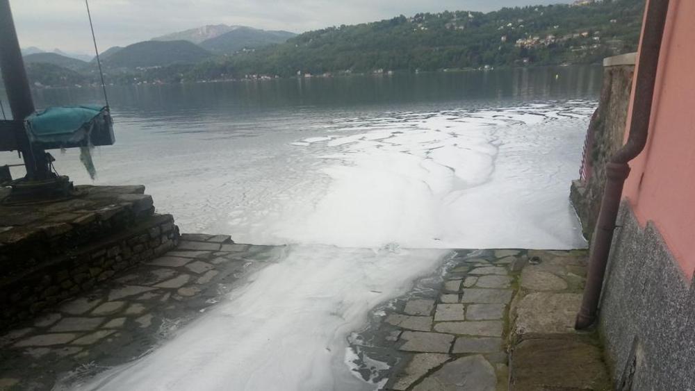 Sversamenti nel Lago d’Orta, Legambiente chiede l’applicazione della legge sugli ecoreati Sversamenti nel Lago d’Orta, Legambiente chiede l’applicazione della legge sugli ecoreati