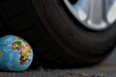 Troppe automobili e TPL carente: gli italiani pagano il prezzo più alto in Europa smog-e-trasporti